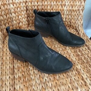 Lucky black ankle boots